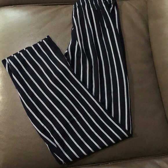 Brandy Melville Frankie pants - Picture 3 of 3